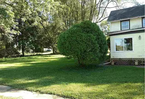103 E 2nd St, Leaf River, IL 61047 photo 3
