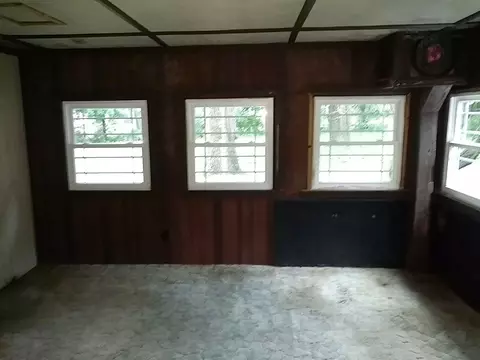 103 E 2nd St, Leaf River, IL 61047 photo 9