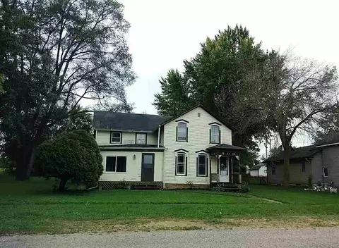 103 E 2nd St, Leaf River, IL 61047 photo 4
