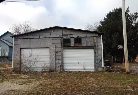 212 E Davis St, Dakota, IL 61018 photo 8