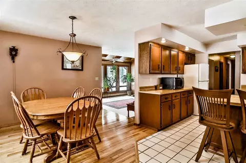 15651 E Oak Tree Dr, Davis Junction, IL 61020 photo 6