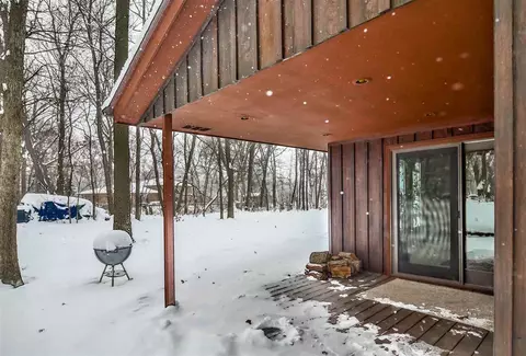 15651 E Oak Tree Dr, Davis Junction, IL 61020 photo 3