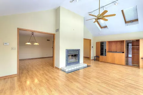 11911 Warblers Way, Roscoe, IL 61073 photo 4