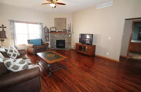 10639 Harrison Ct, Roscoe, IL 61073 photo 6