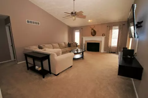 1056 Old Hunter Run, Byron, IL 61010 photo 4