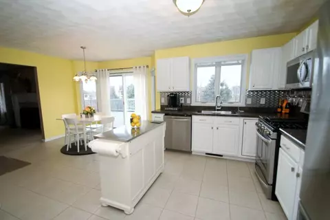 1056 Old Hunter Run, Byron, IL 61010 photo 9