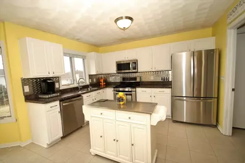 1056 Old Hunter Run, Byron, IL 61010 photo 8