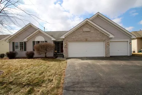 1056 Old Hunter Run, Byron, IL 61010 photo 2