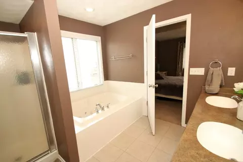 1056 Old Hunter Run, Byron, IL 61010 photo 16