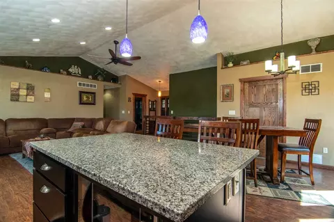 10024 Wheeler Rd, Durand, IL 61024 photo 6