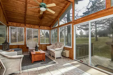 7726 Windspoint Rd, Roscoe, IL 61073 photo 8