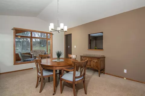 7726 Windspoint Rd, Roscoe, IL 61073 photo 4