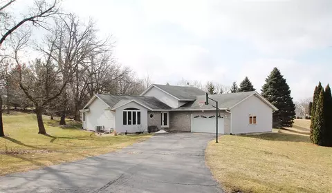 7726 Windspoint Rd, Roscoe, IL 61073 photo 1