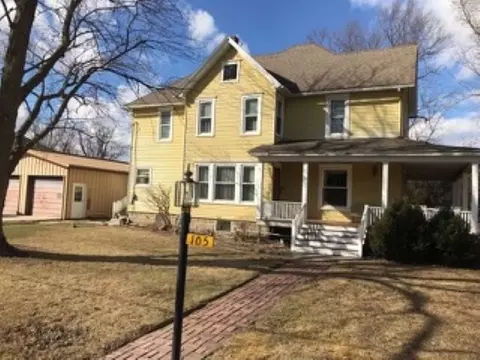 105 W Allen St, Holcomb, IL 61043 photo 1