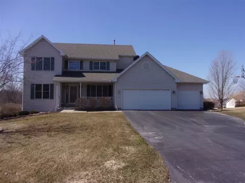 12294 Whispering Winds Dr, Roscoe, IL 61073 photo 2