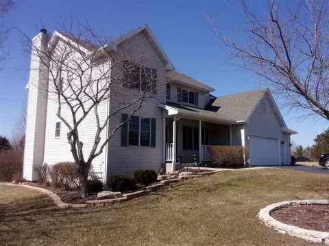 12294 Whispering Winds Dr, Roscoe, IL 61073 photo 1