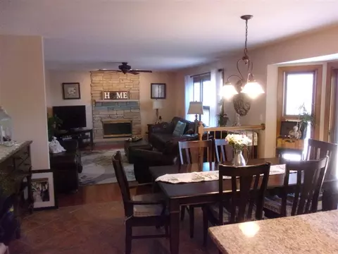 12294 Whispering Winds Dr, Roscoe, IL 61073 photo 8