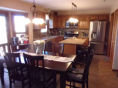 12294 Whispering Winds Dr, Roscoe, IL 61073 photo 6