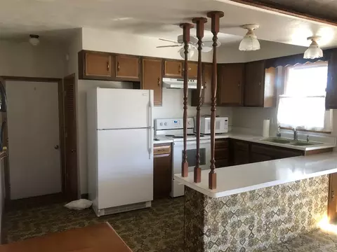 242 E 10th St, Pecatonica, IL 61063 photo 11