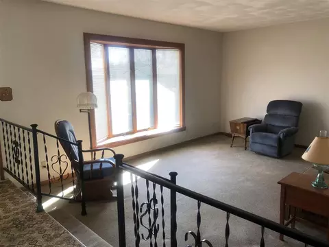 242 E 10th St, Pecatonica, IL 61063 photo 4