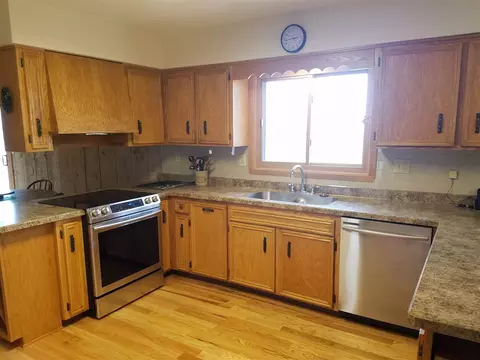 792 E Lightsville Rd, Leaf River, IL 61047 photo 3