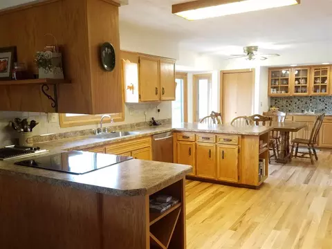 792 E Lightsville Rd, Leaf River, IL 61047 photo 5