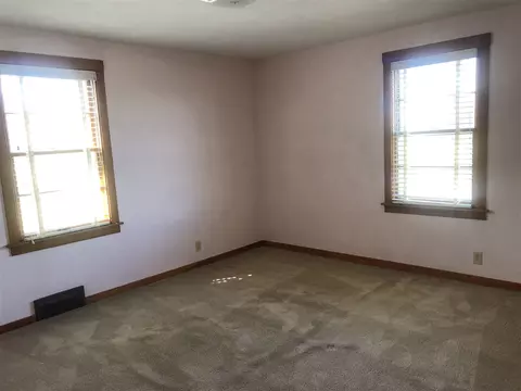 540 W 7th St, Pecatonica, IL 61063 photo 11