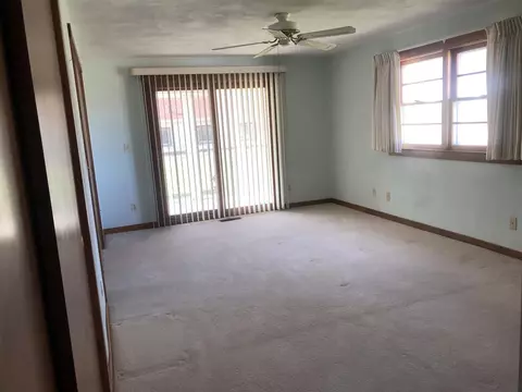 540 W 7th St, Pecatonica, IL 61063 photo 6
