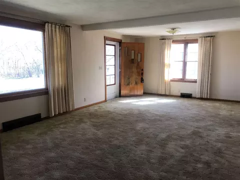 540 W 7th St, Pecatonica, IL 61063 photo 3