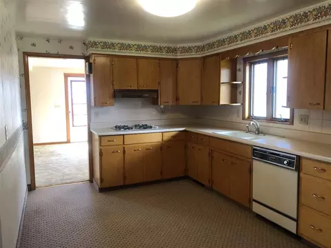 540 W 7th St, Pecatonica, IL 61063 photo 4