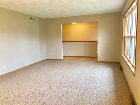 485 Verbena St, Roscoe, IL 61073 photo 3