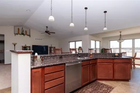 6350 Blomberg Sbr Rd, Cherry Valley, IL 61016 photo 5