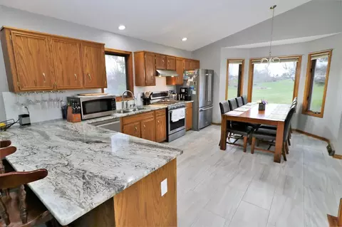 11530 Banbridge Dr, Roscoe, IL 61073 photo 5