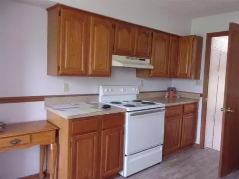 11325 2nd St, Roscoe, IL 61073 photo 3