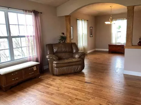 4334 E Falcon Dr, Byron, IL 61010 photo 6