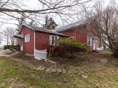 12034 N Pecatonica Rd, Leaf River, IL 61047 photo 2