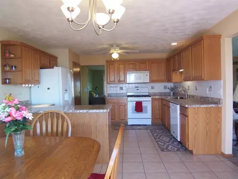 3549 Eagles Ridge Dr, Beloit, WI 53511 photo 16