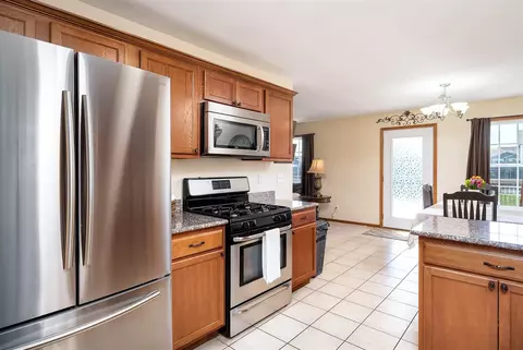 616 Ballymore Rd, Roscoe, IL 61073 photo 10