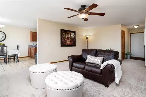 616 Ballymore Rd, Roscoe, IL 61073 photo 5