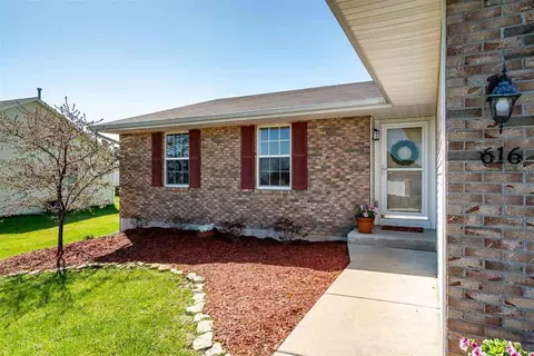 616 Ballymore Rd, Roscoe, IL 61073 photo 3
