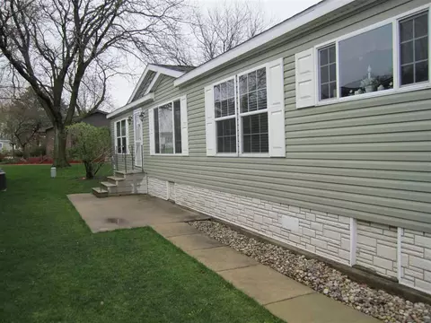 343 Elder Ln, Belvidere, IL 61008 photo 2