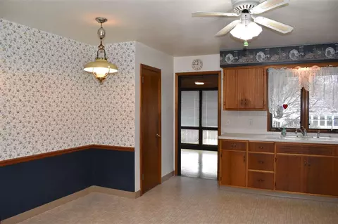 2815 E State St, Rockford, IL 61108 photo 8