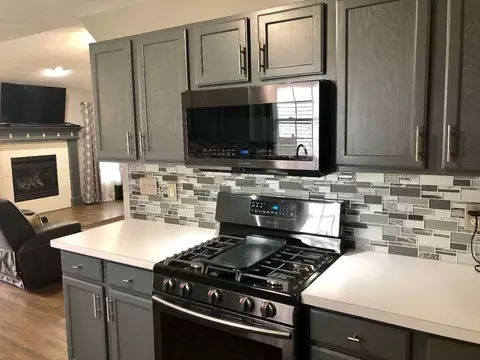 802 Hampton Dr, Byron, IL 61010 photo 8