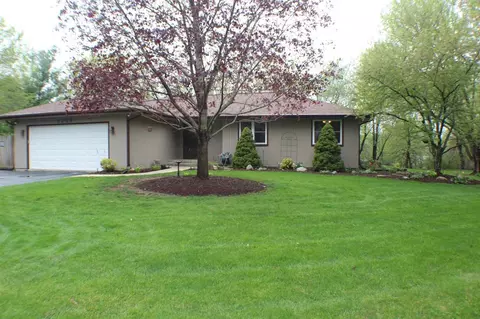 8268 Mark Dr, Roscoe, IL 61073 photo 1