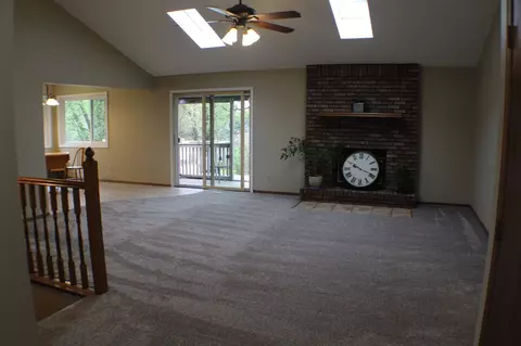 8268 Mark Dr, Roscoe, IL 61073 photo 5