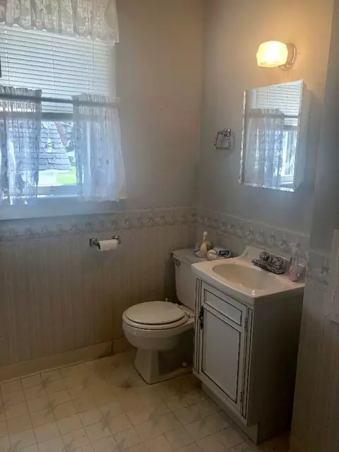 216 E 4th St, Byron, IL 61010 photo 5