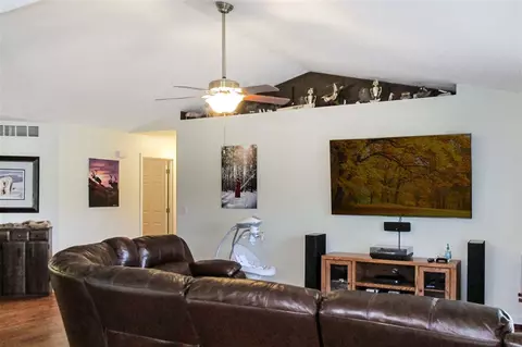 4923 Ashelford Dr, Byron, IL 61010 photo 7