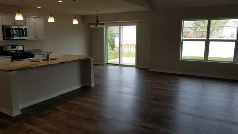 3745 Eagles Ridge Dr, Beloit, WI 53511 photo 4