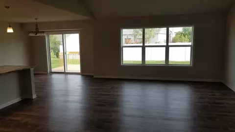 3745 Eagles Ridge Dr, Beloit, WI 53511 photo 3