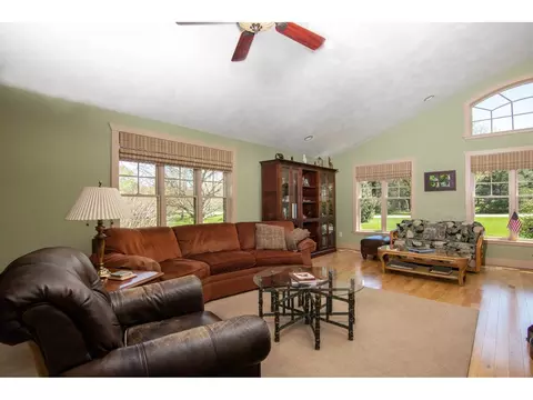 11214 Corrigan Rd, Roscoe, IL 61073 photo 5